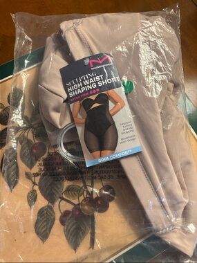 NEW Maidenform High Waist Sculpting Shaping Short - Beige